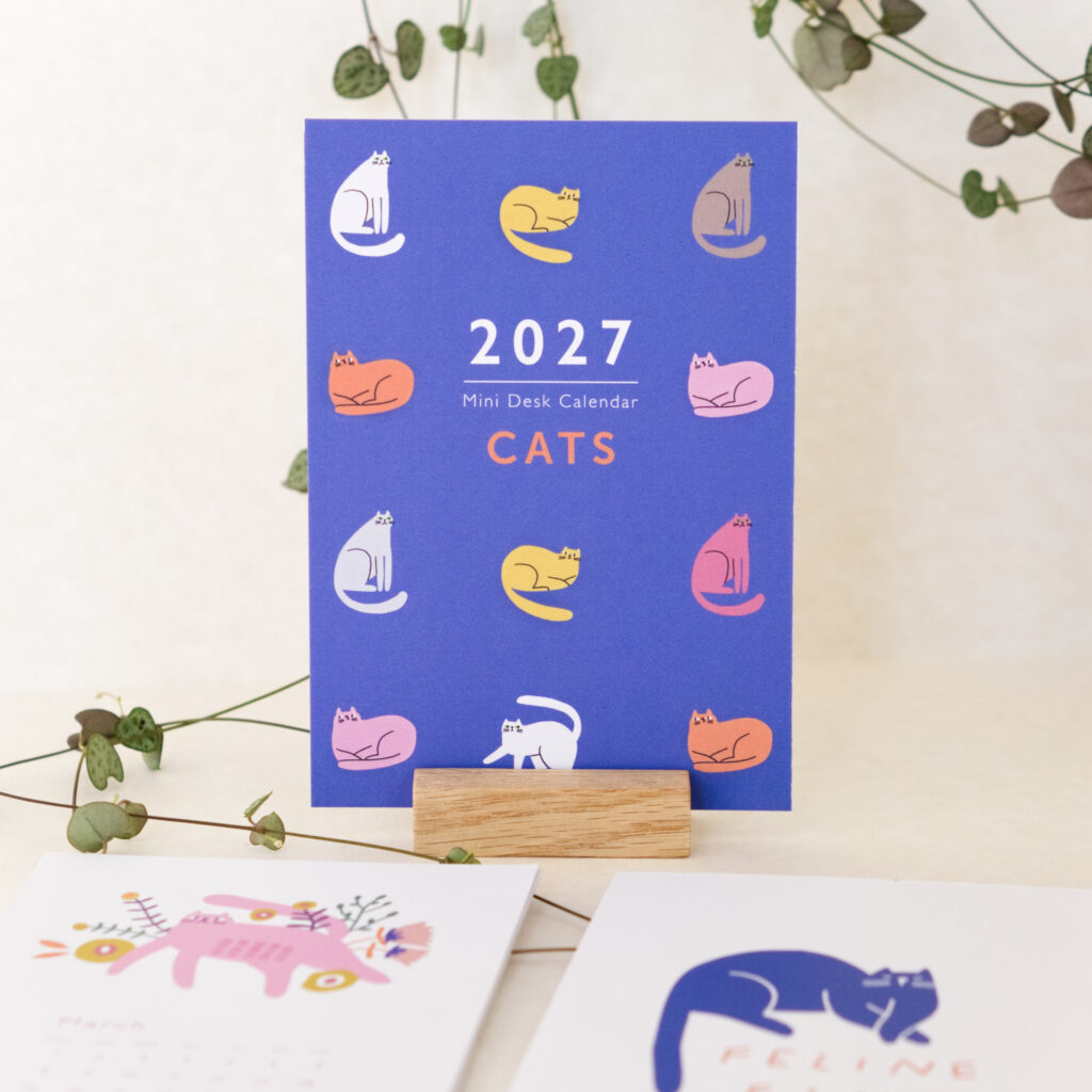 2027 Cat Lover Desk Calendar | A6 Mini Calendar with Oak Stand (English/German) Christmas Gift
